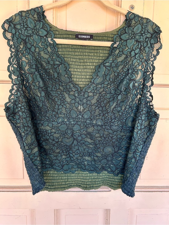 Express Tops - Express Women's green Lace Overlay Tank Top🚨